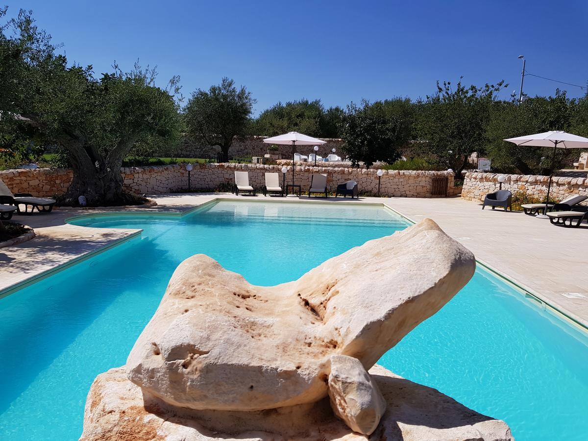 Almapetra Trulli Resort Локоротондо Екстериор снимка
