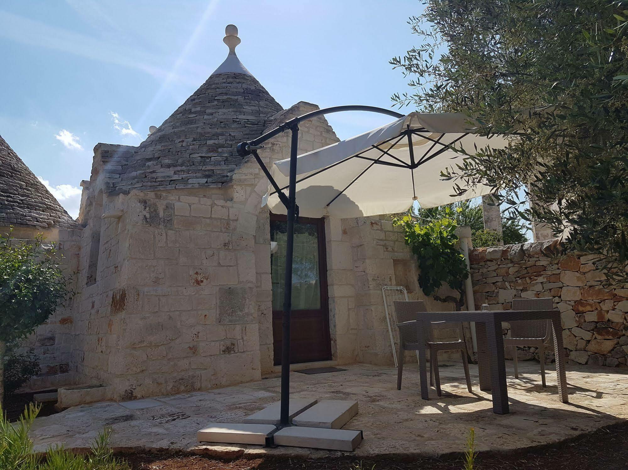 Almapetra Trulli Resort Локоротондо Екстериор снимка