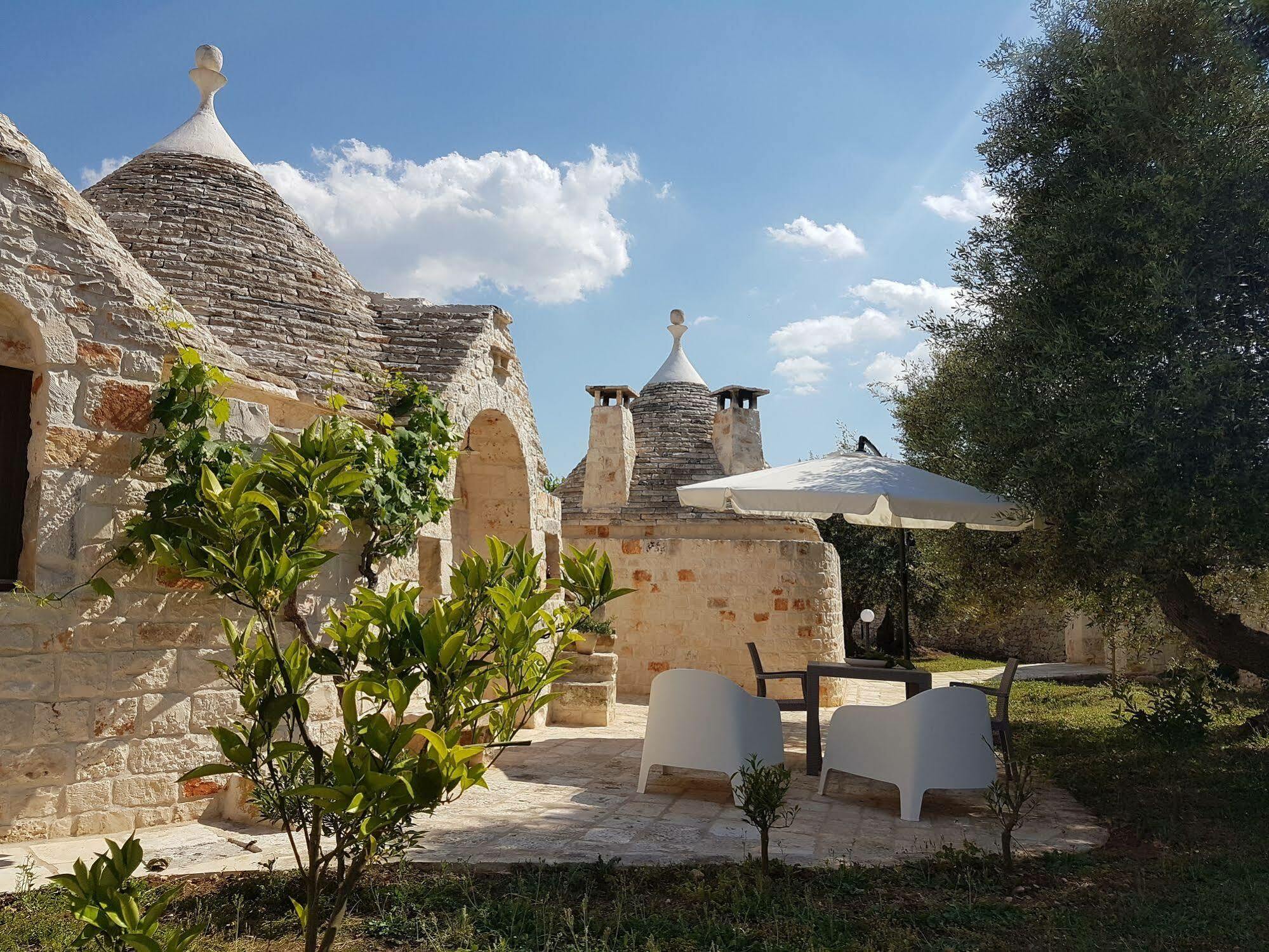 Almapetra Trulli Resort Локоротондо Екстериор снимка
