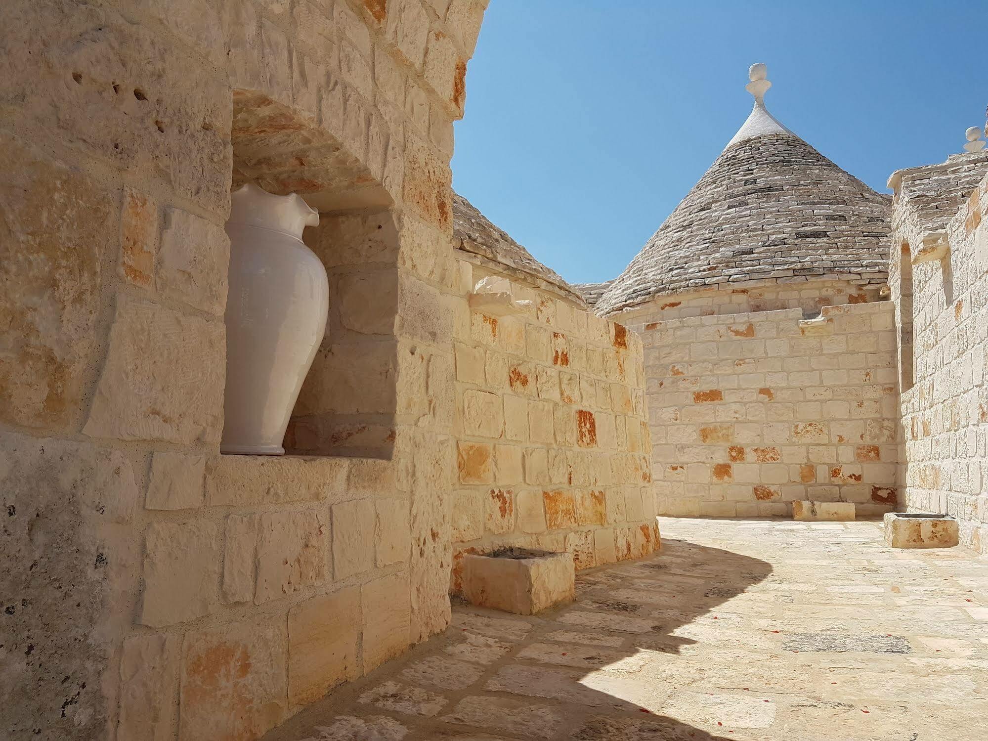 Almapetra Trulli Resort Локоротондо Екстериор снимка